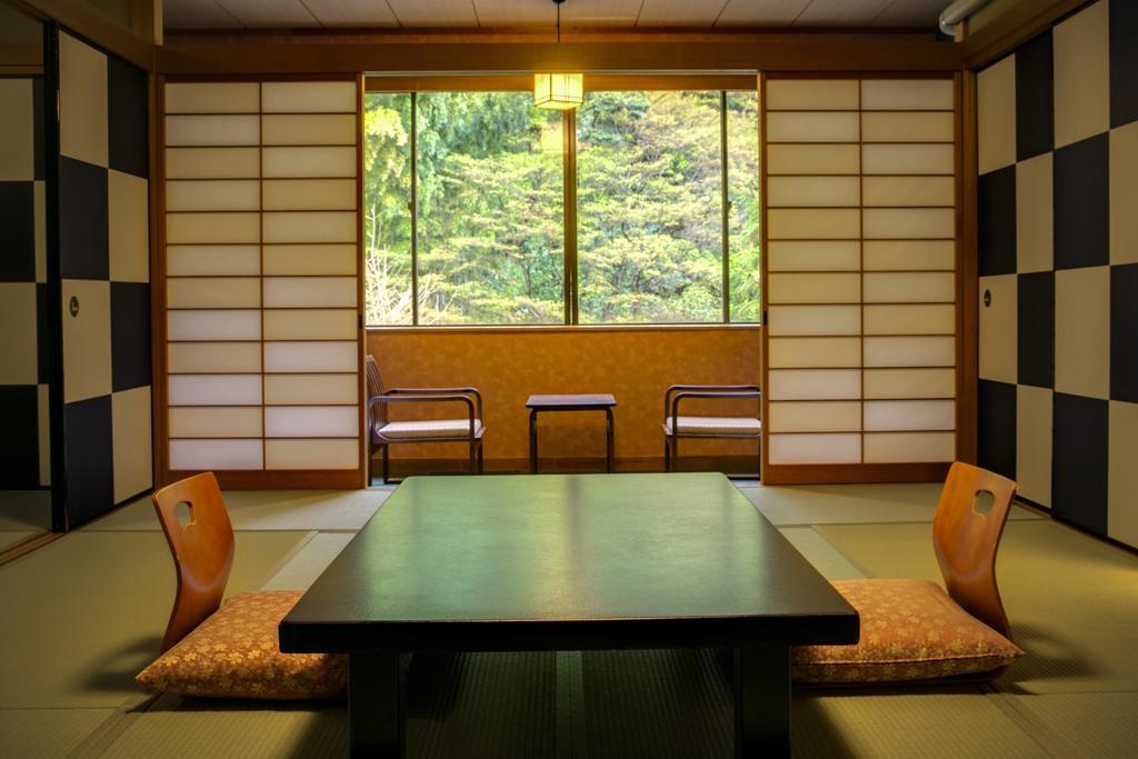 Yugawara-Onsen Komachikan Екстер'єр фото