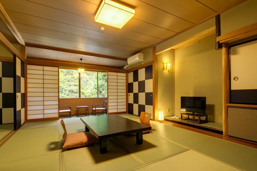 Yugawara-Onsen Komachikan Екстер'єр фото