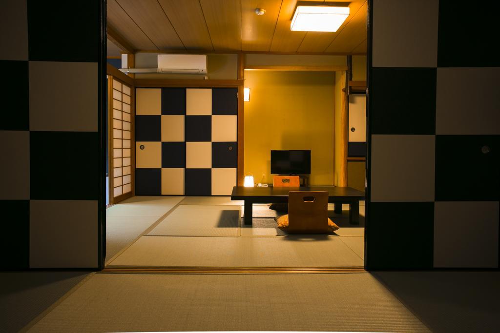 Yugawara-Onsen Komachikan Екстер'єр фото