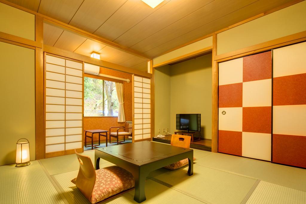 Yugawara-Onsen Komachikan Екстер'єр фото