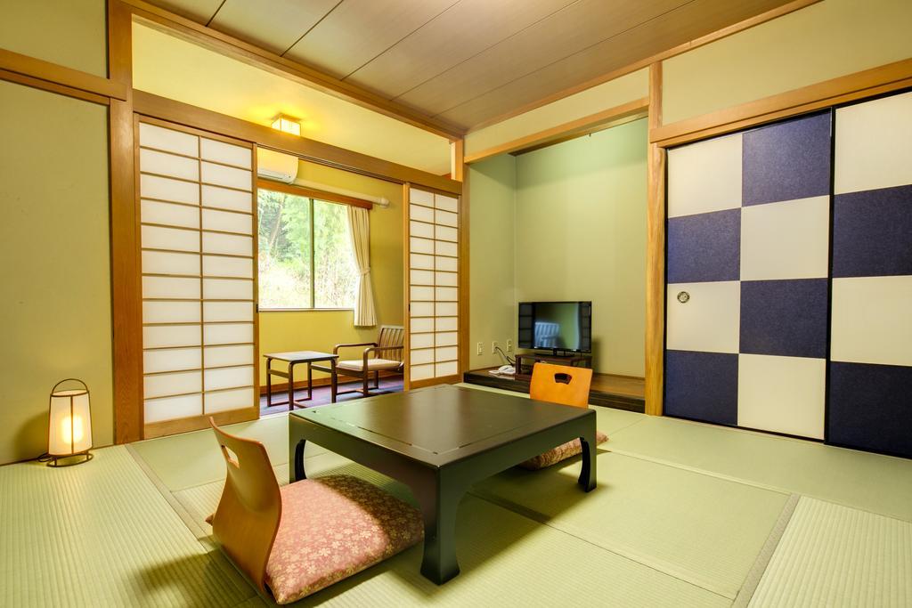 Yugawara-Onsen Komachikan Екстер'єр фото