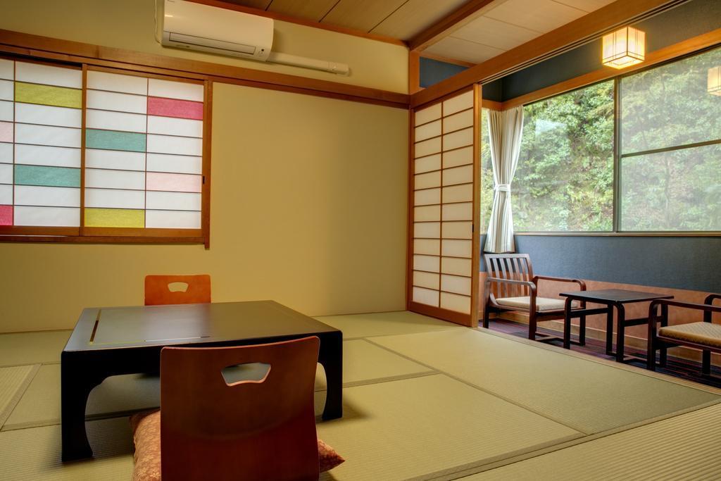 Yugawara-Onsen Komachikan Екстер'єр фото
